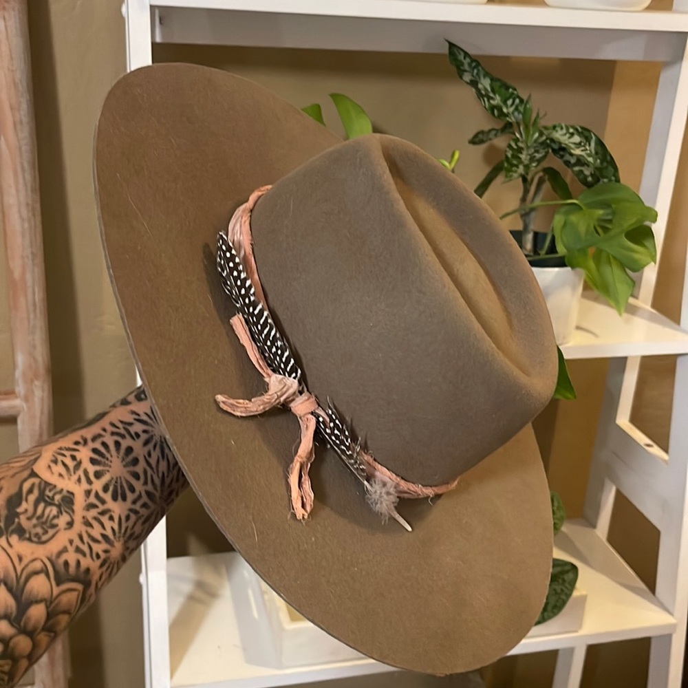 NWT Lovely Bird Malibu Hat